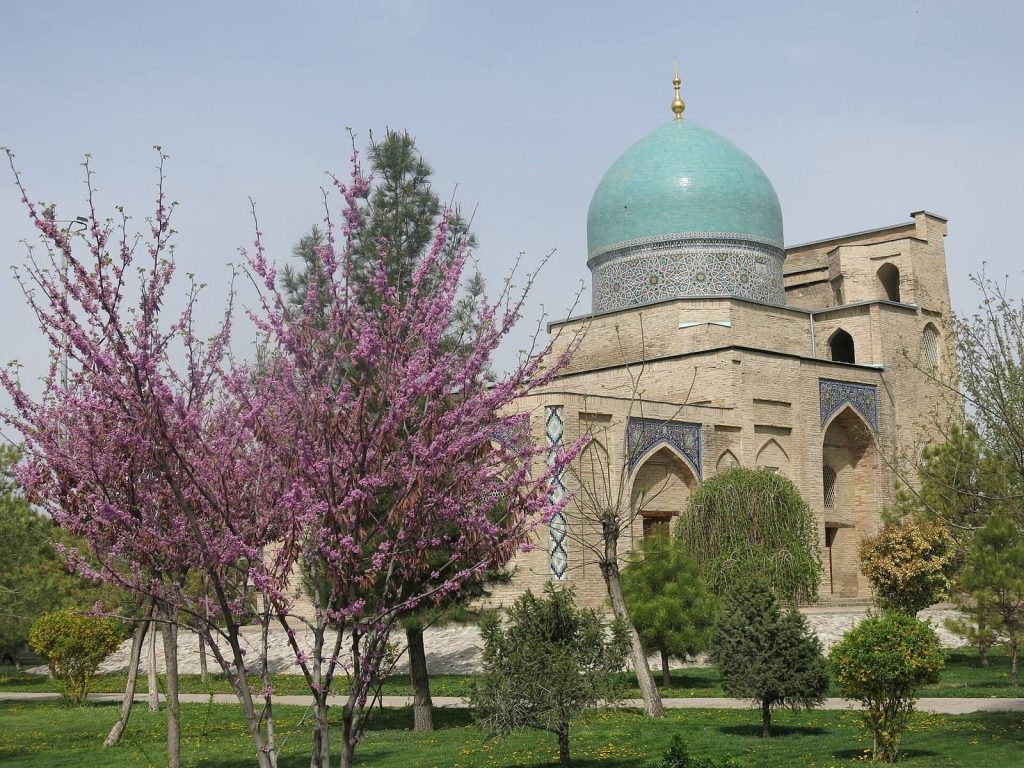 Qaffol Shoshiy Mausoleum: A Sixteenth-Century Khanqah in Tashkent, Uzbekistan 2 Qaffol Shoshiy Mausoleum