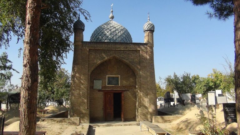 Cho’ponota Mausoleum in Tashkent: Islamic Shrine and Holy Place