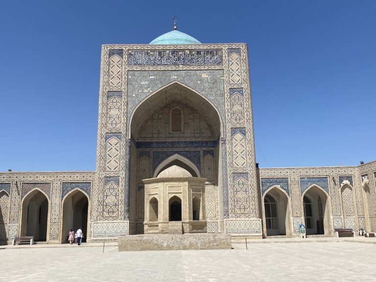 Divanbegi Madrasa: A Seventeenth-Century Islamic School in Bukhara