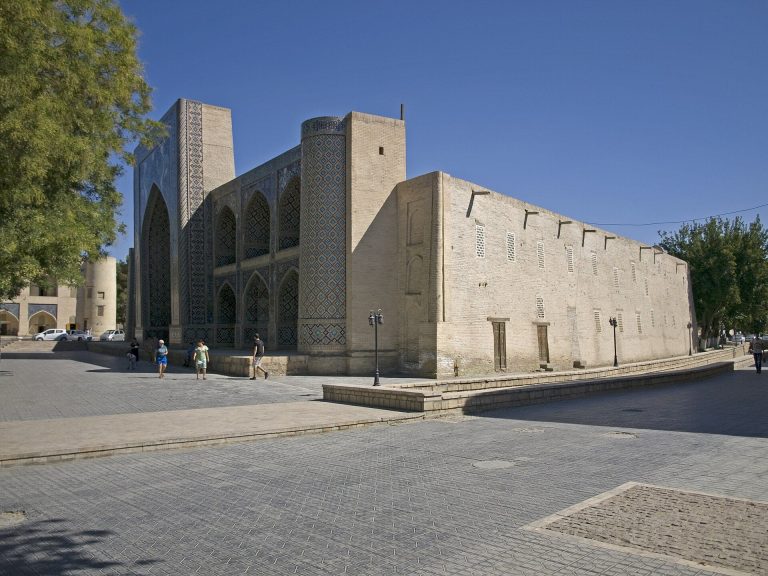 Divanbegi Madrasa: A Seventeenth-Century Islamic School in Bukhara