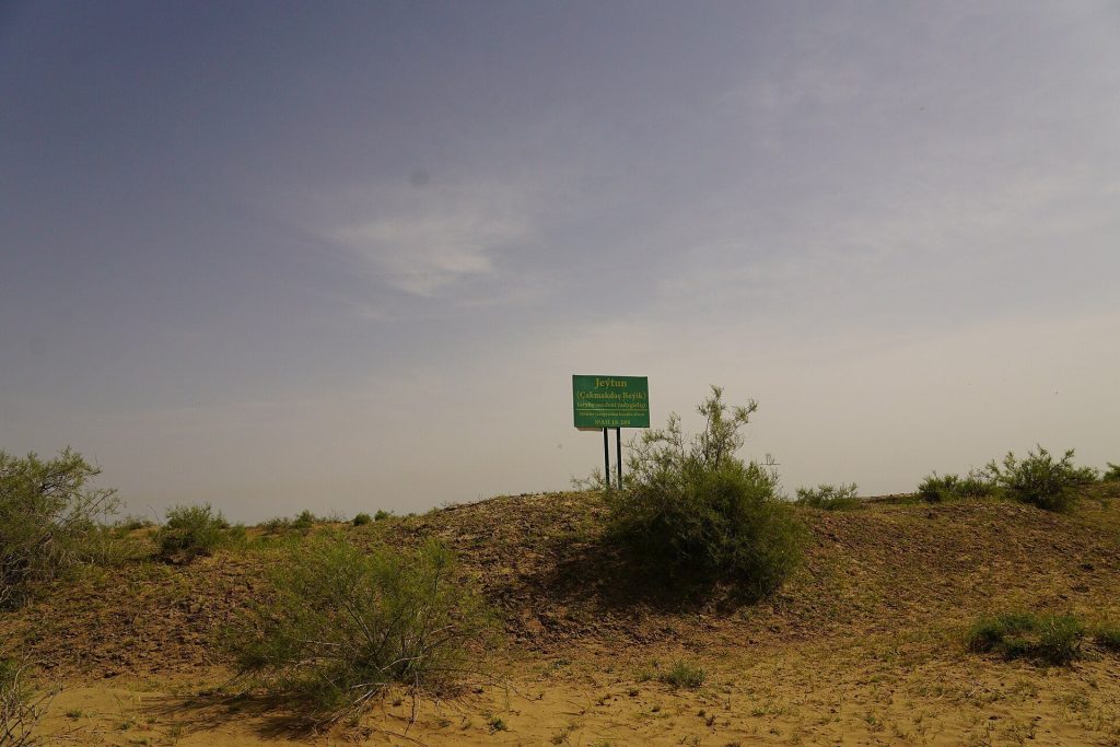Jeitun: A Neolithic Settlement in Turkmenistan 2 Jeitun