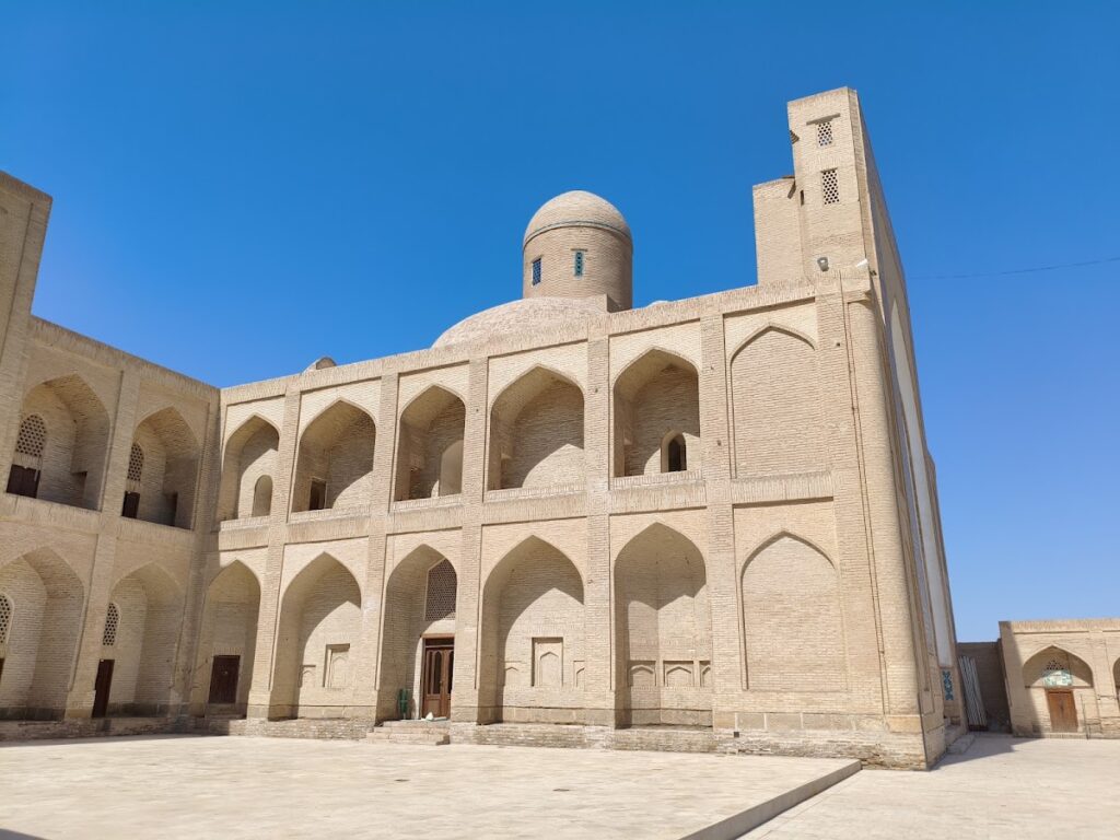 Chor-Bakr: An Islamic Necropolis and Memorial Complex in Uzbekistan 2 Chor-Bakr