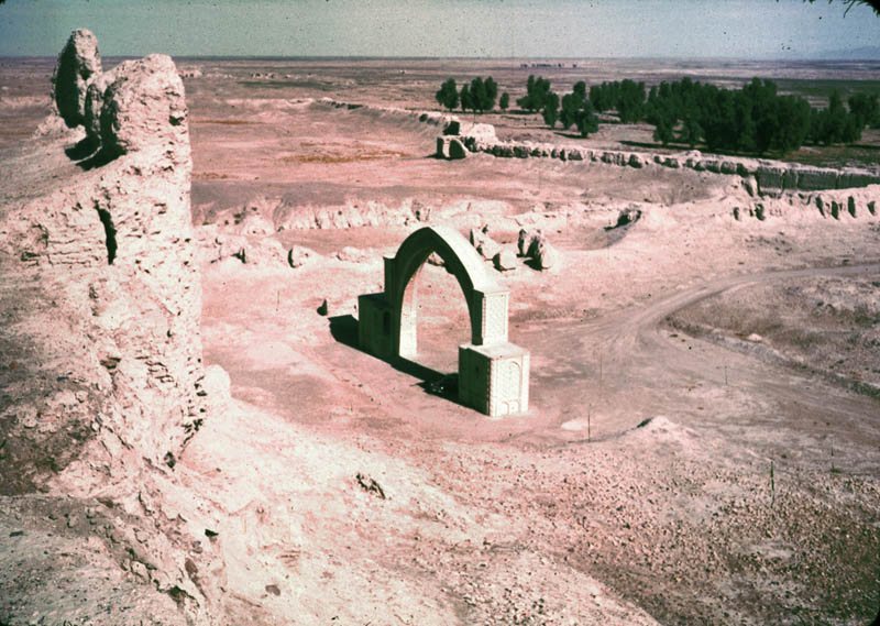 Qala-e-Bost: An Ancient Fort and Islamic Monument in Afghanistan 1 Qala-e-Bost