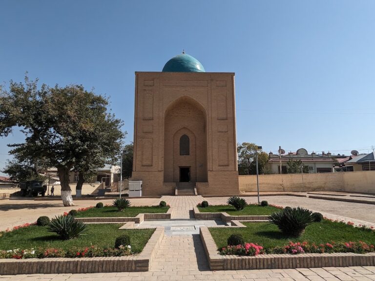 Bibi-Khanym Mausoleum: A Timurid Burial Monument in Samarkand