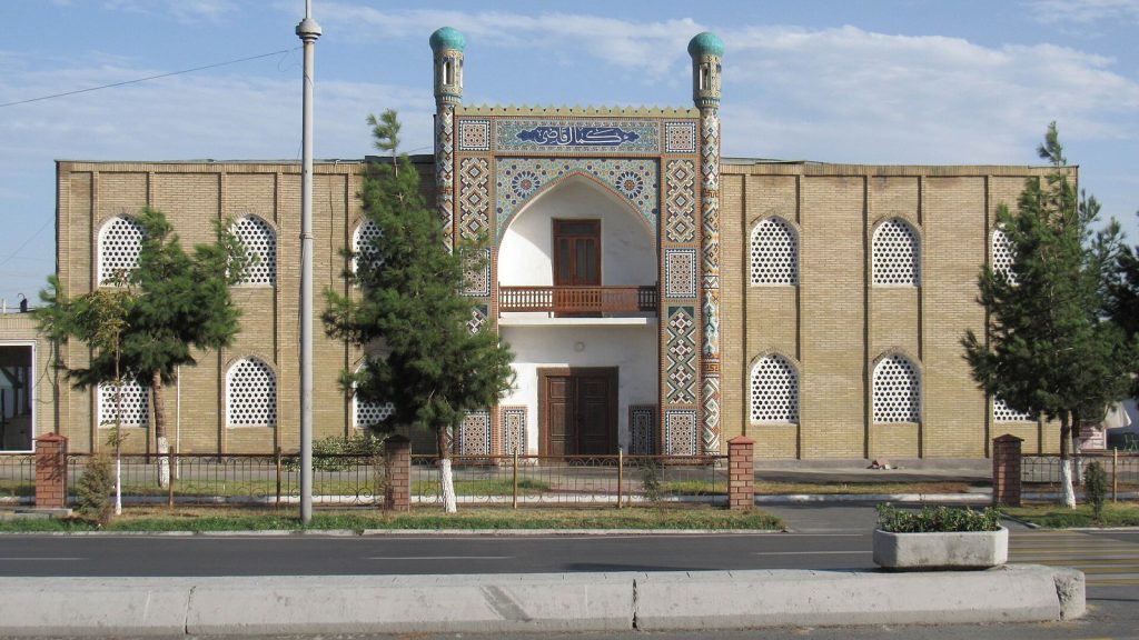 Kamol-kazi Madrasa: A Nineteenth-Century Islamic School in Kokand 1 Kamol-kazi madrasa
