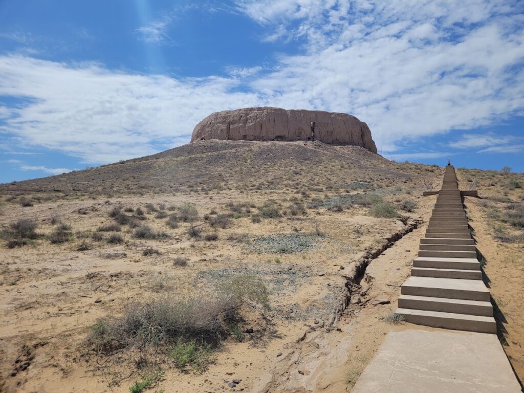 Shilpik: A Zoroastrian Funerary Tower in Uzbekistan 3 Shilpik