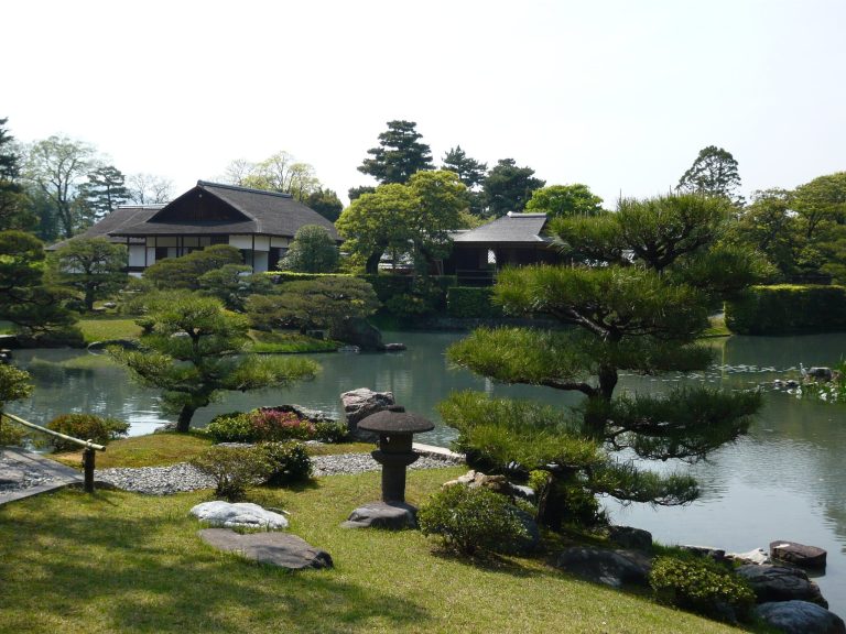 Katsura Imperial Villa: An Imperial Residence and Strolling Garden in Kyoto
