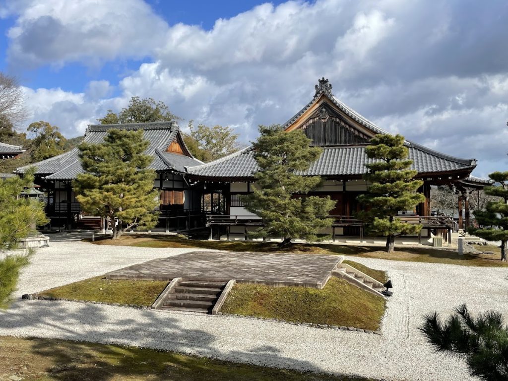 Daikaku-ji Temple: A Shingon Buddhist Temple and Former Imperial Residence in Kyoto 1 Daikaku-ji Temple