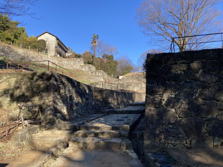 Kanayama Castle: A Sengoku-Period Hilltop Fortress in Japan