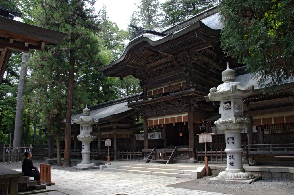 Suwa taisha: A Shinto Shrine Complex in Japan 1 Suwa taisha
