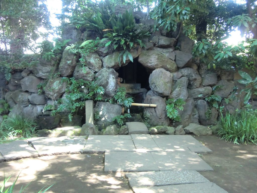 Okusawa Shrine: A Historic Hachiman Shrine in Tokyo 3 Okusawa Shrine