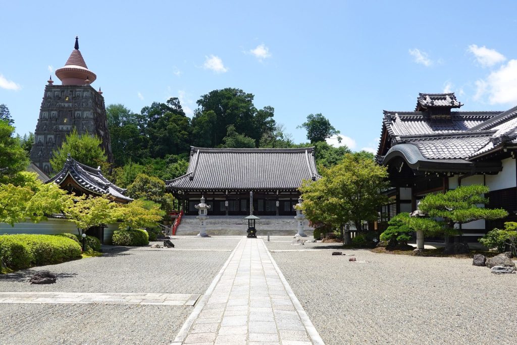 Myōman-ji Temple: Head Temple of the Kempon Hokke School 1 Myōman-ji Temple