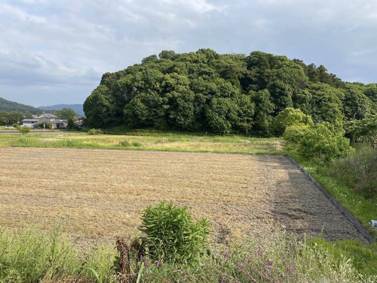 Hashihaka Kofun: An Early Keyhole-Shaped Burial Mound in Japan
