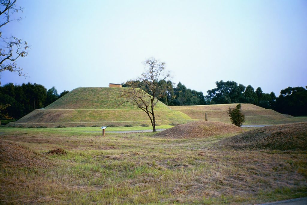 Saitobaru Kofun Cluster: A Major Japanese Burial-Mound Complex 3 Saitobaru Kofun Cluster