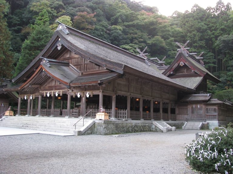 Miho Shrine: A Paired Shinto Sanctuary in Japan