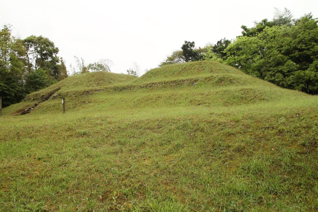 Okadayama Kofun: A Burial-Mound Group in Matsue, Japan 4 Okadayama Kofun