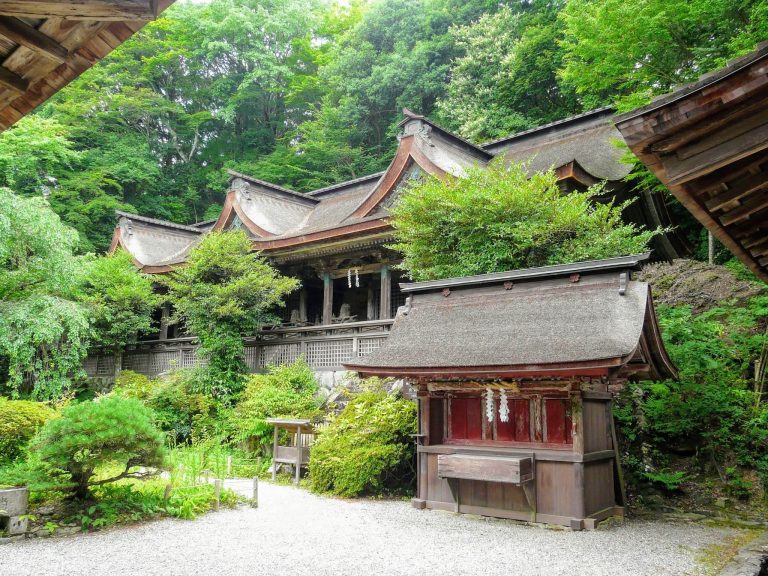 Yoshino Mikumari Shrine: A Historic Water Shrine on Mount Yoshino