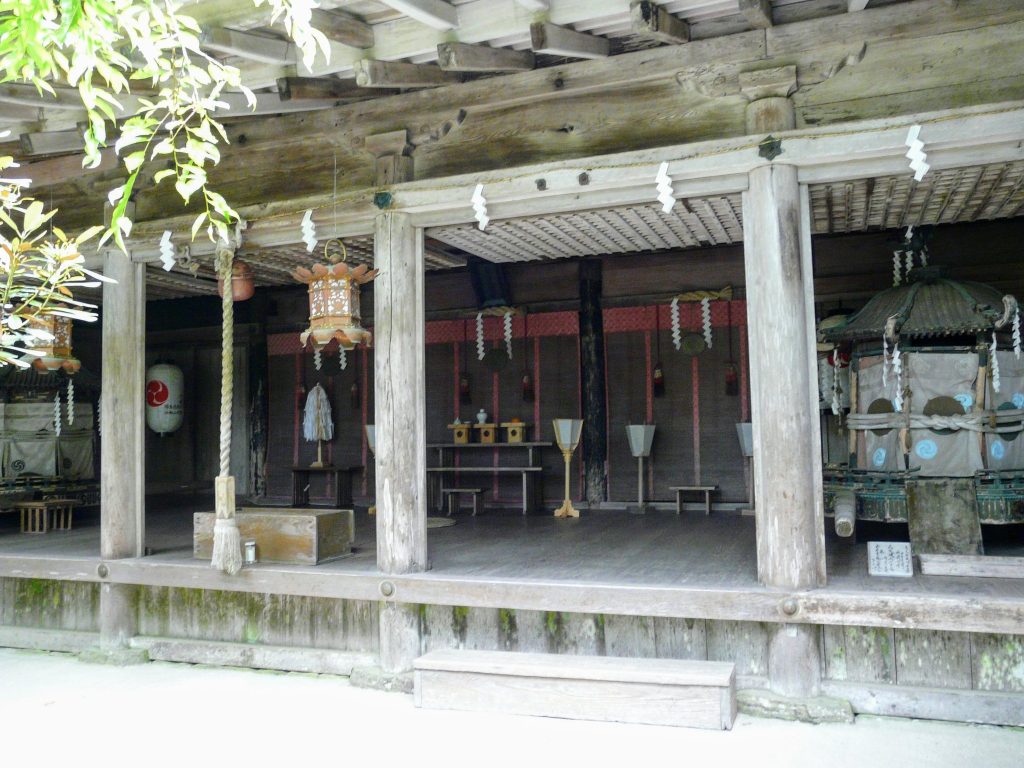 Yoshino Mikumari Shrine: A Historic Water Shrine on Mount Yoshino 3 Yoshino Mikumari Shrine