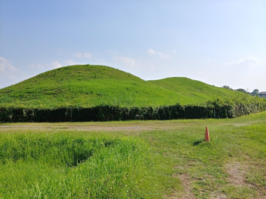 Sakitama Kofun Cluster: An Ancient Burial-Mound Complex in Japan 2 Sakitama Kofun Cluster