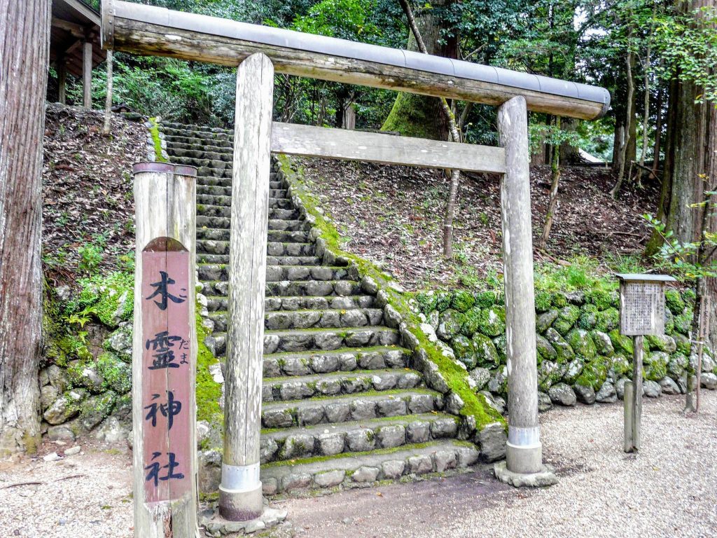 Niukawakami Shrine: A Shinto Water-Deity Sanctuary in Japan 2 Niukawakami Shrine