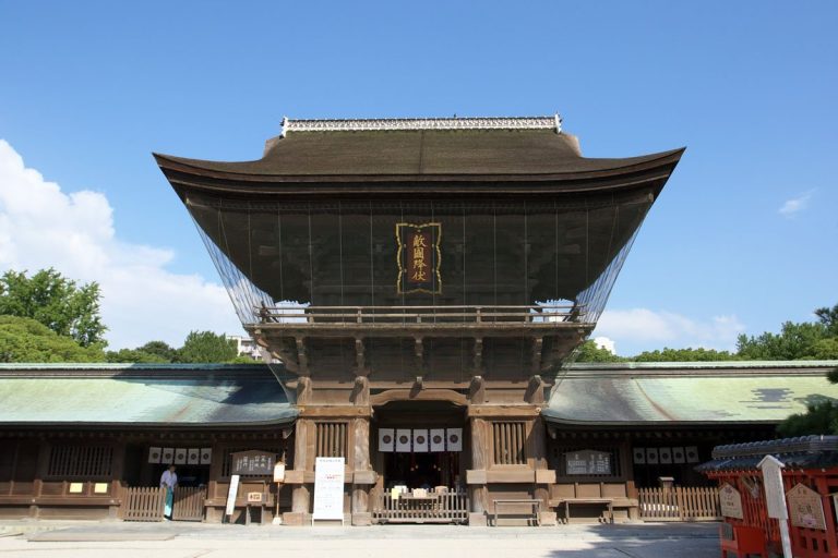 Hakozaki Shrine: A Historic Hachiman Shrine in Fukuoka, Japan