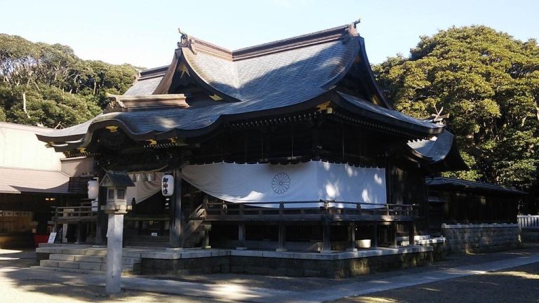 Sakatsura Isosaki Shrine: A Shinto Shrine on Japan’s Pacific Coast
