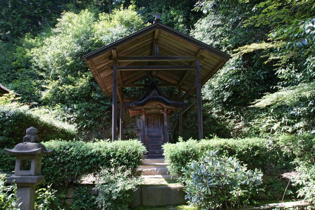Enjō-ji Temple: A Shingon Buddhist Temple in Nara 2 Enjō-ji Temple