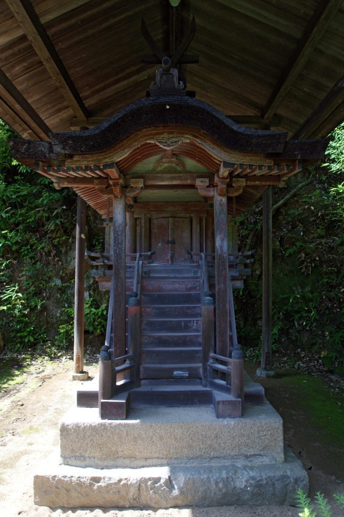 Enjō-ji Temple: A Shingon Buddhist Temple in Nara 3 Enjō-ji Temple