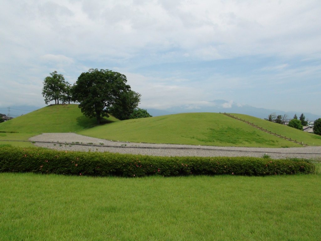 Kai Chōshizuka Kofun: A Keyhole-Shaped Burial Mound in Japan 2 Kai Chōshizuka Kofun