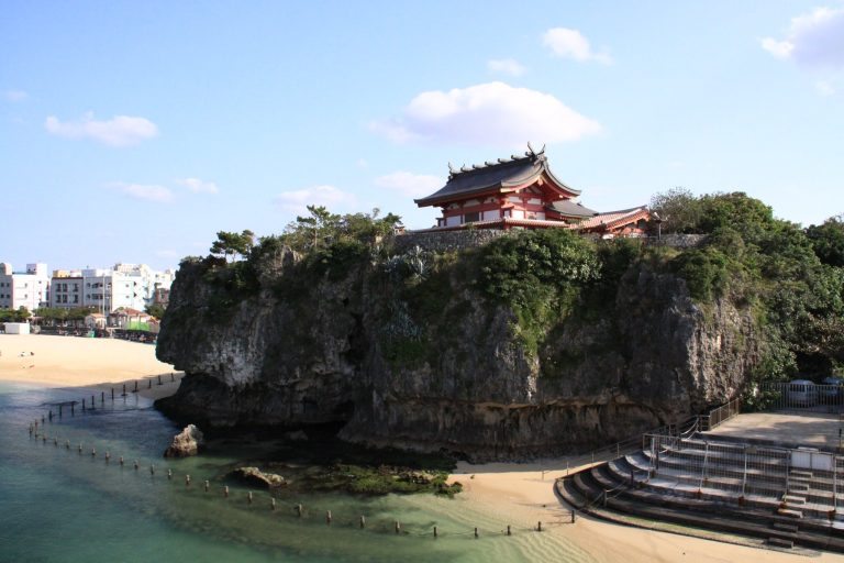 Naminoue Shrine: Guardian Shrine of the Ryukyu Kingdom in Okinawa