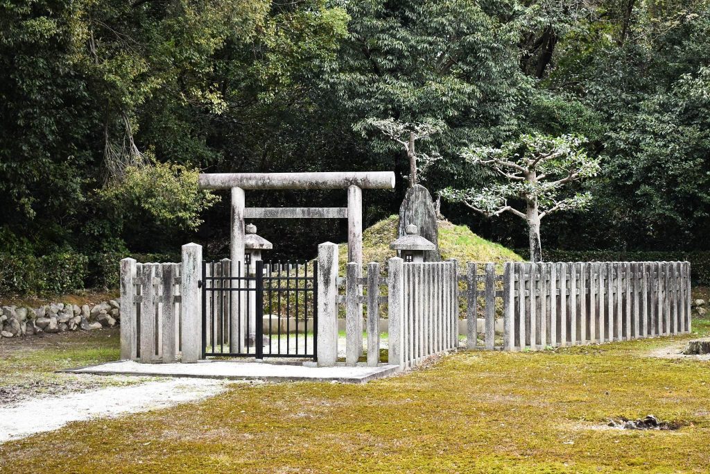 Tsuki no wa no misasagi