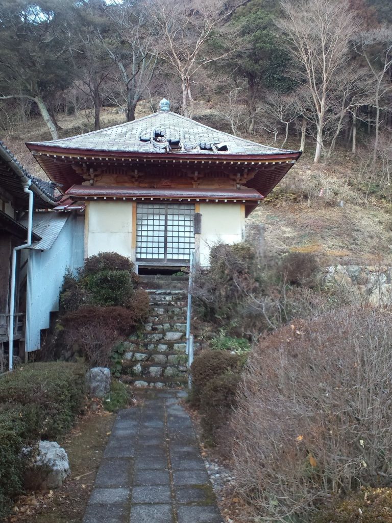 Fumon-ji Temple: A Historic Shingon Buddhist Temple in Toyohashi 5 Fumon-ji Temple (Toyohashi, Aichi)