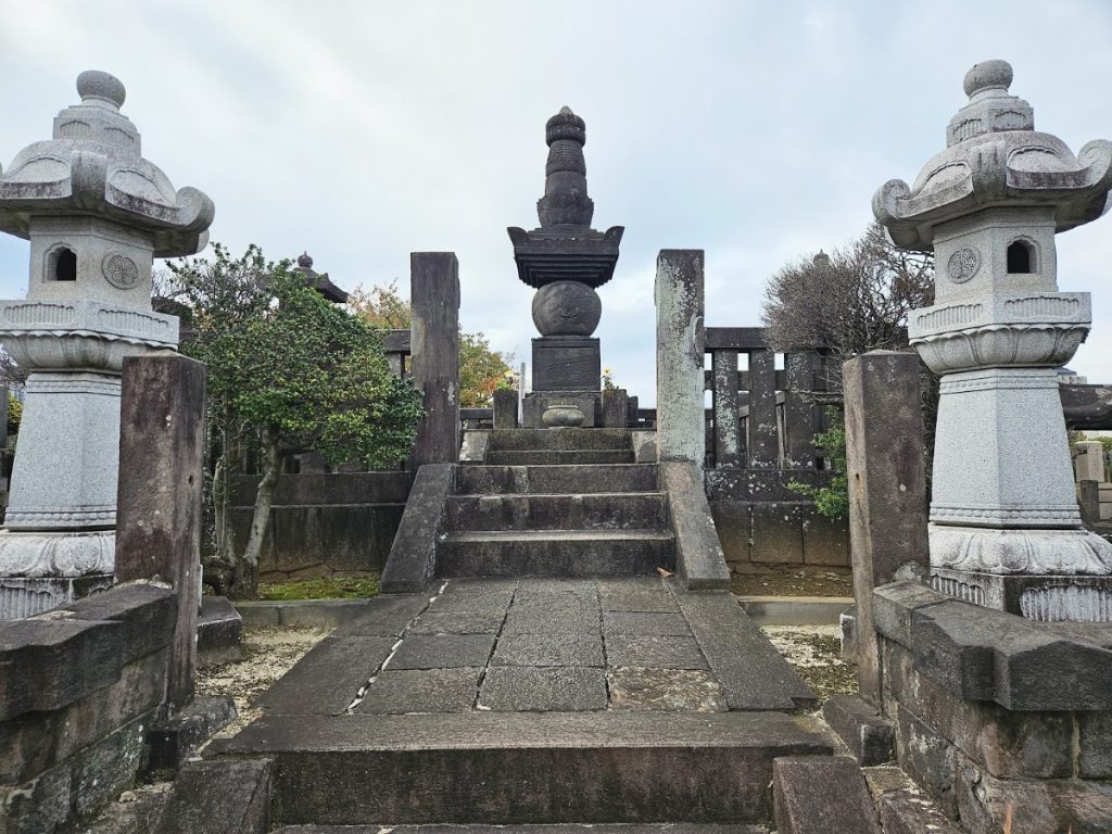 Denzū-in Temple: A Jōdo Buddhist Mausoleum in Tokyo 3 Denzū-in Temple