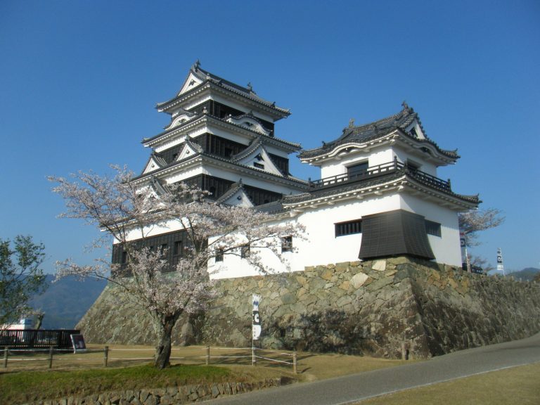Ōzu Castle: A Historic Japanese Castle in Ehime