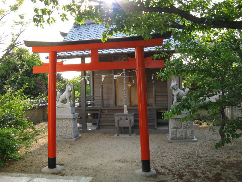 Kakinomoto Shrine: A Shinto Shrine of Waka Poetry in Akashi, Japan 2 Kakinomoto Shrine
