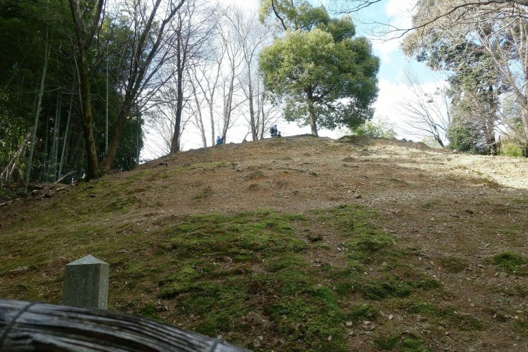 Terado Ōtsuka Kofun: A Keyhole-Shaped Burial Mound in Japan
