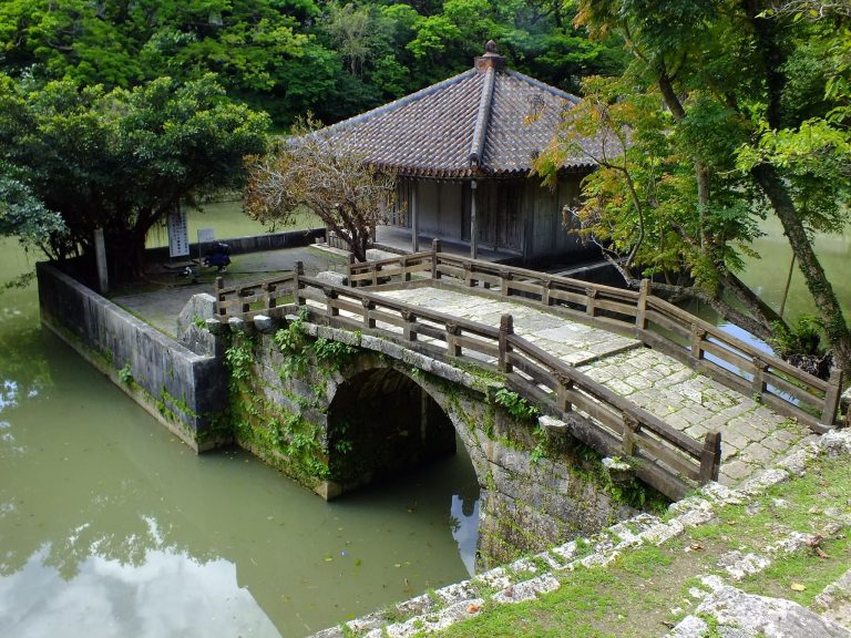 Enkaku-ji: A Rinzai Buddhist Temple of the Ryūkyū Kingdom