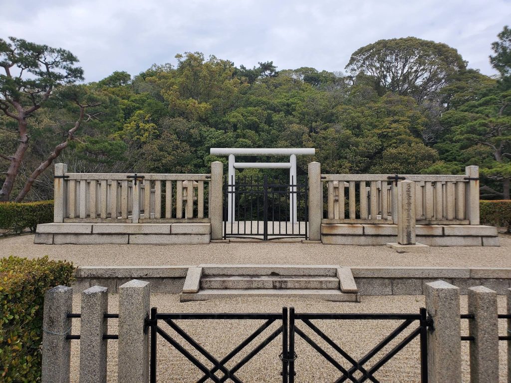 Tadeiyama Kofun: A Fifth-Century Keyhole Burial Mound in Japan 3 Tadeiyama Kofun