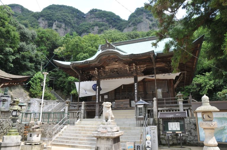 Yakuri-ji Temple: A Shingon Buddhist Temple and Pilgrimage Station in Japan
