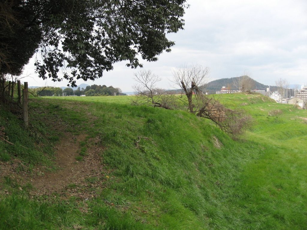 Maruyama Kofun: A Late Kofun-Period Burial Mound in Japan 4 Maruyama Kofun
