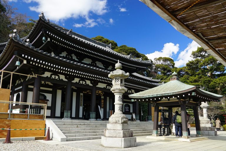 Hase-dera Temple: A Buddhist Temple in Kamakura, Japan