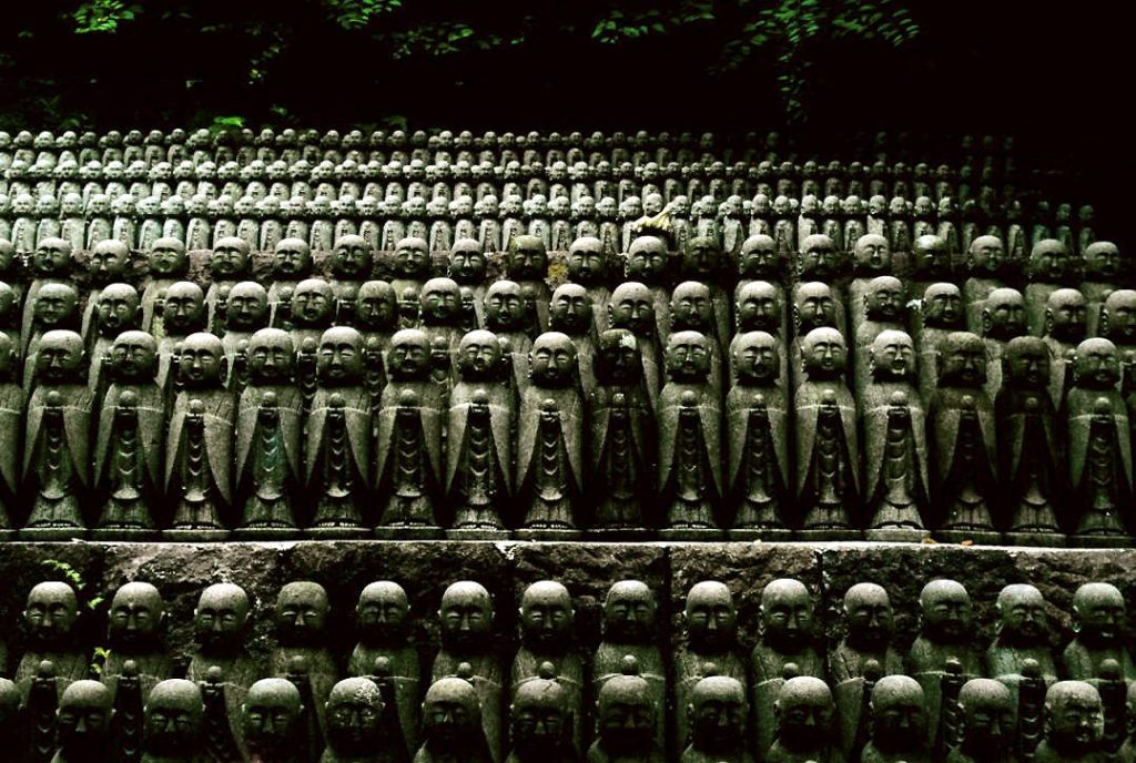 Hase-dera Temple: A Buddhist Temple in Kamakura, Japan 3 Hase-dera Temple