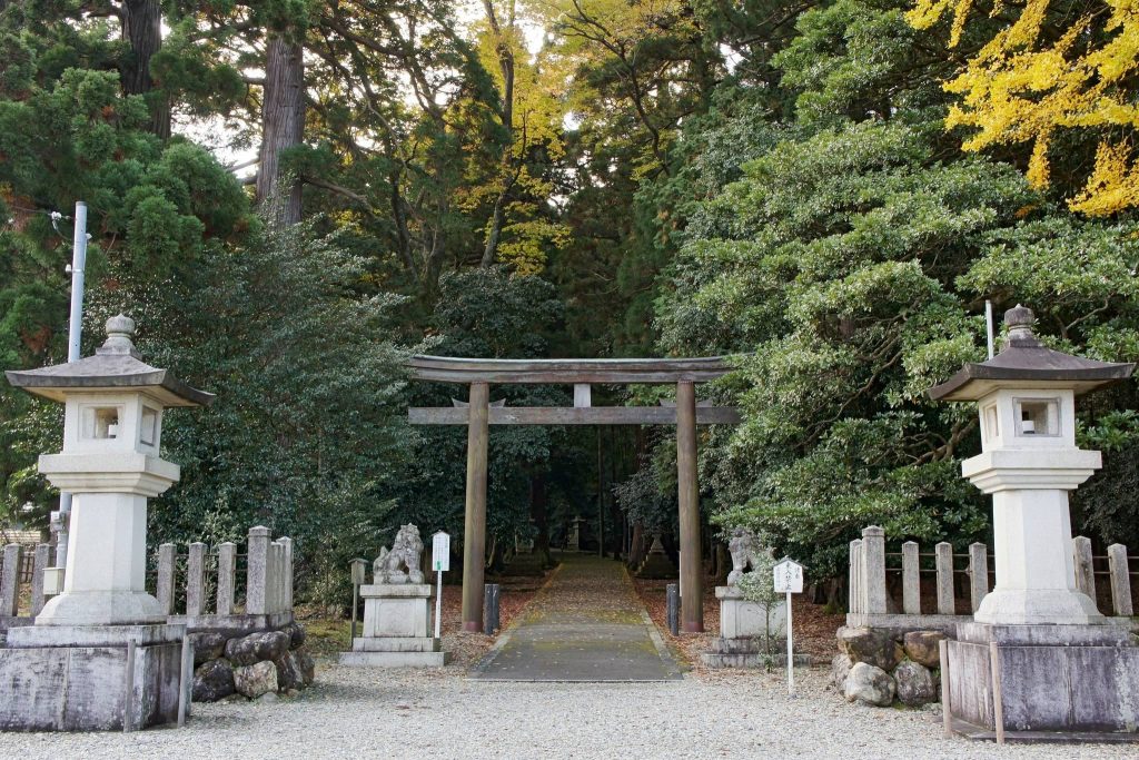 Wakasahiko Shrine: A Historic Shinto Shrine Complex in Fukui, Japan 4 Wakasahiko Shrine
