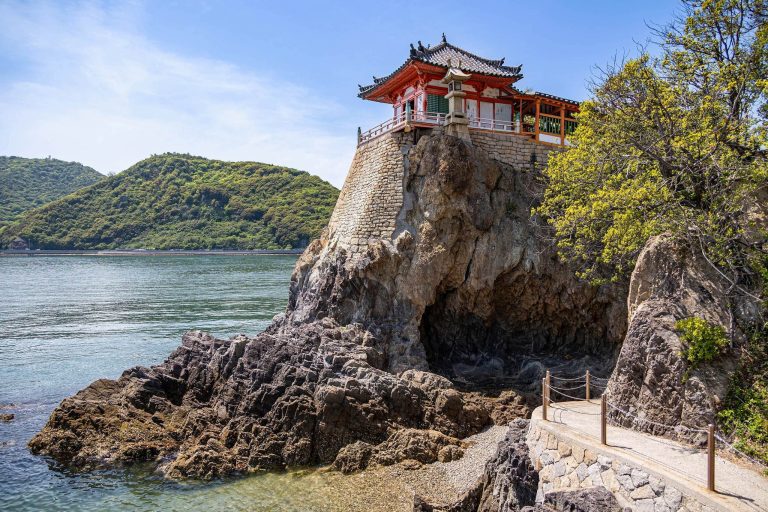 Bandai-ji Temple: A Sea-Cliff Rinzai Zen Temple in Japan