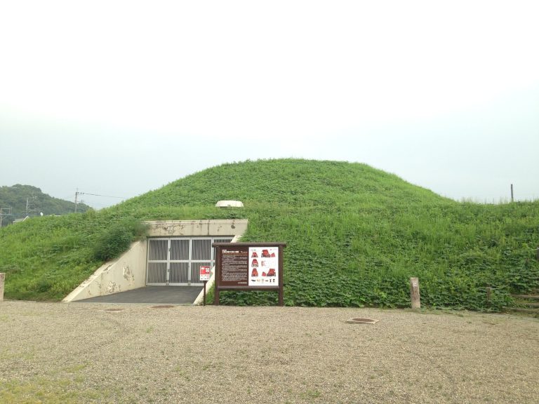 Ōzuka Kofun: A Decorated Burial Mound in Japan