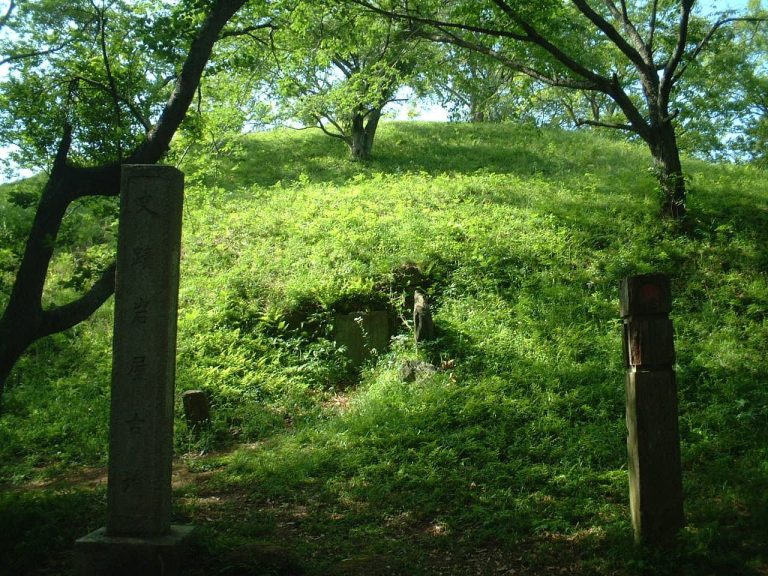 Ryūkakuji Iwaya Kofun: A Seventh-Century Square Burial Mound in Japan