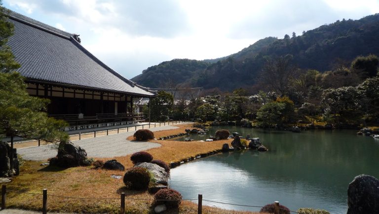 Tenryū-ji Temple: A Memorial Rinzai Zen Temple in Kyoto