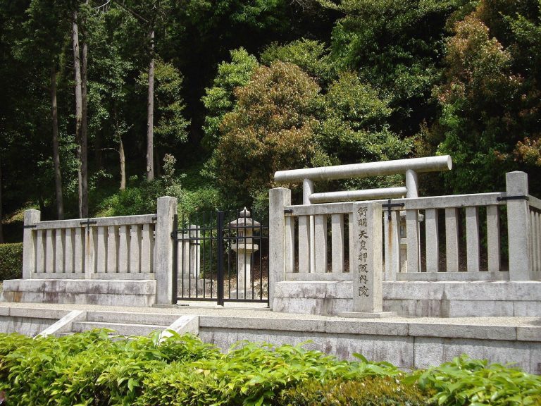 Dannozuka Kofun: An Octagonal Imperial Burial Mound in Japan