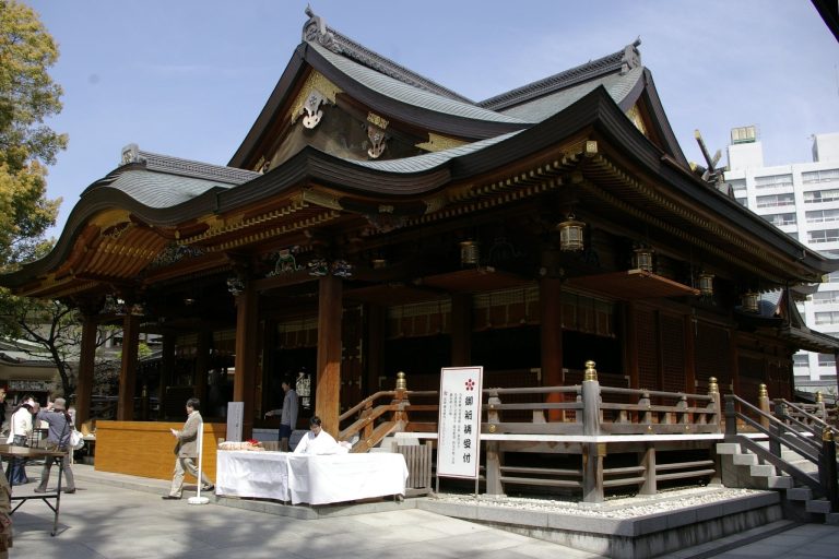 Yushima Tenmangū: A Shinto Shrine Dedicated to Learning in Tokyo