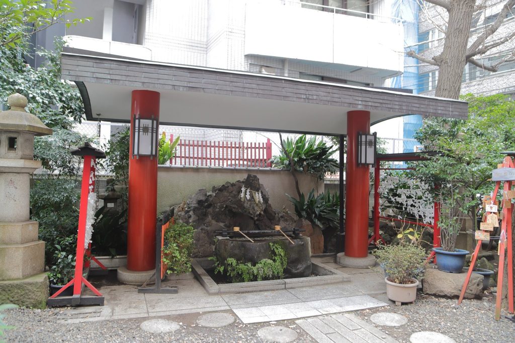 Misaki-Inari Shrine: A Historic Shrine of Travel and Purification in Tokyo 2 Misaki-Inari Shrine